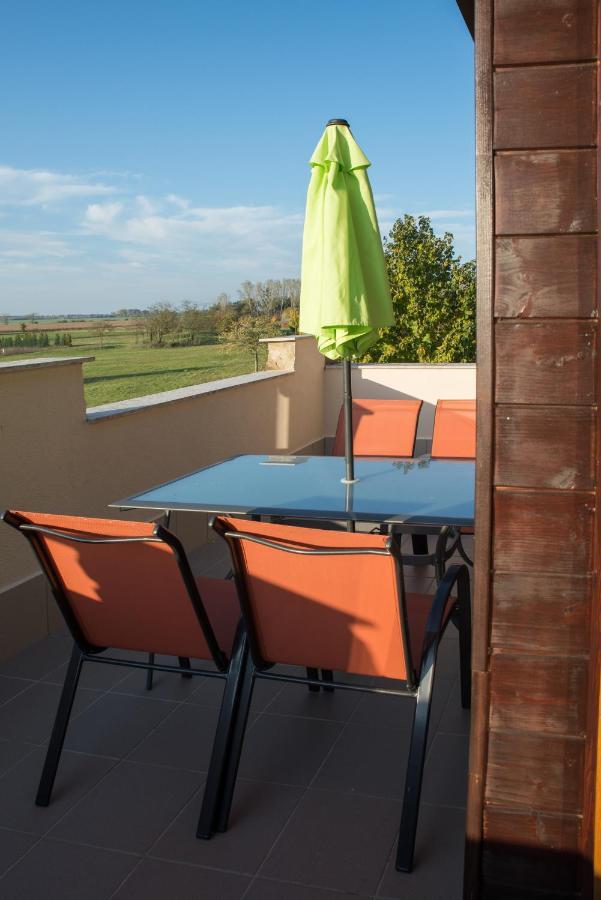 Eliza 1 Birdland Golf Apartman Bük Buitenkant foto